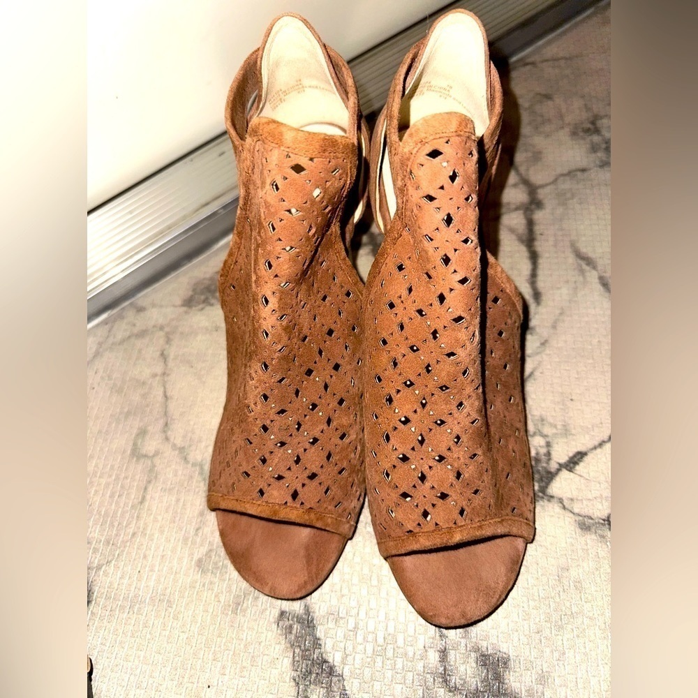 Cole Hann suede leather brown wedge peep toe heel contemporary 7B